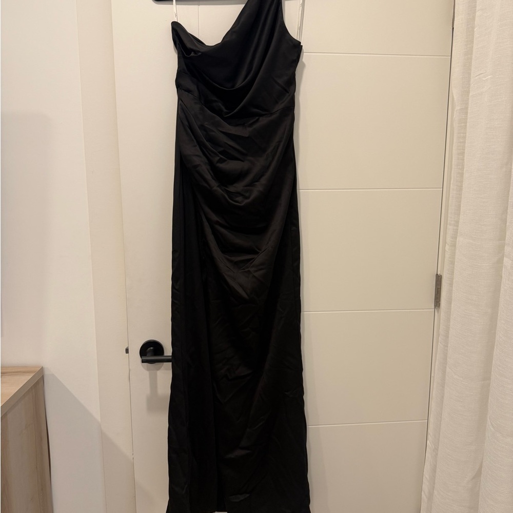 Lulu's Black Satin Dress, one shoulder, bridesmaid, wedding guest, formal - Picture 2 of 6